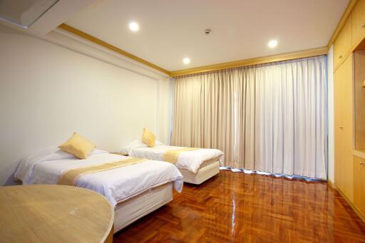 3 bed Condo in Chaidee Mansion Khlong Toei Nuea Sub District C10546