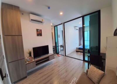 1 bed Condo in Knightsbridge Collage - Ramkhamhaeng Huamak Sub District C10538