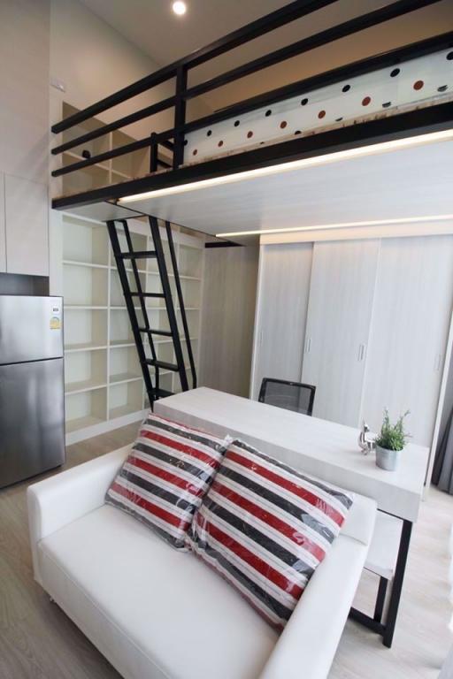 1 bed Duplex in Noble Revolve Ratchada 2 Huai Khwang Sub District D10506