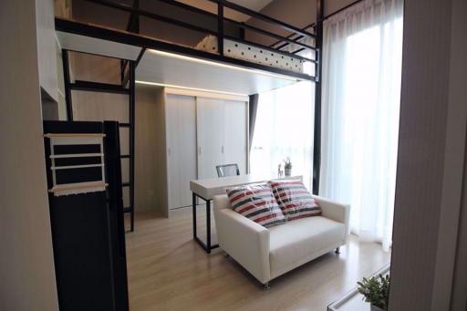 1 bed Duplex in Noble Revolve Ratchada 2 Huai Khwang Sub District D10506
