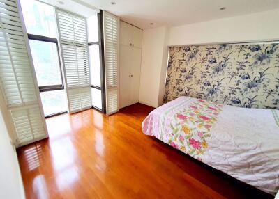 3 bed Condo in Sithakarn Condominium Lumphini Sub District C10512