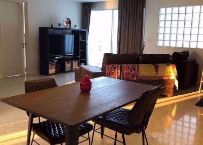 3 bed Condo in Nusasiri Grand Phra Khanong Sub District C10504