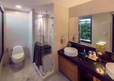 3 bed Condo in The Lanai Sathorn Chong Nonsi Sub District C10445