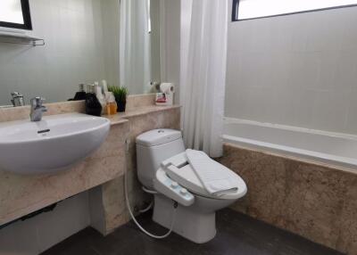 1 bed Condo in Civic Place Khlong Tan Nuea Sub District C10437
