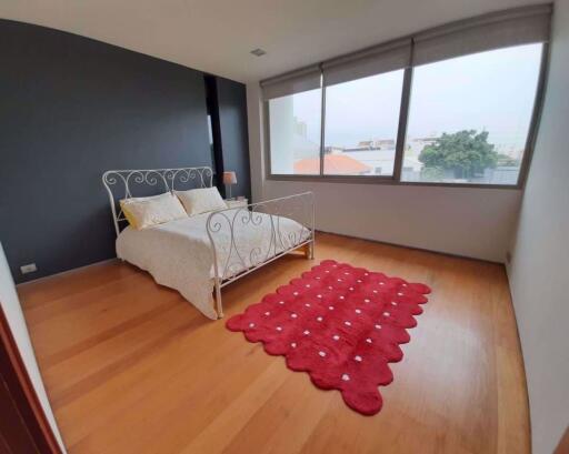 3 bed Condo in Ficus Lane Phra Khanong Sub District C10434