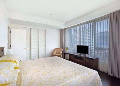 3 bed Condo in Baan Chao Praya Khlong San Sub District C10432