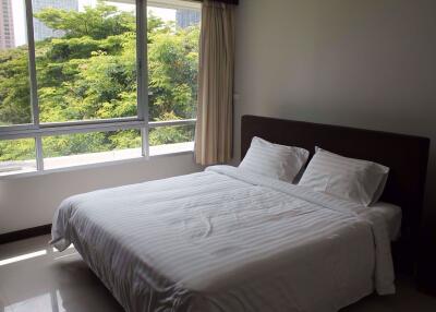 3 bed Condo in Baan Thirapa Thungmahamek Sub District C10403