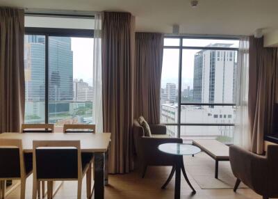 2 bed Condo in Siamese Surawong Si Phraya Sub District C10402