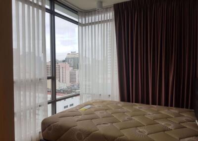 2 bed Condo in Siamese Surawong Si Phraya Sub District C10402