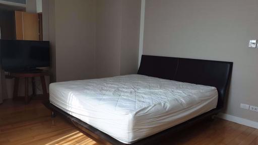 2 bed Condo in Millennium Residence Khlongtoei Sub District C10400