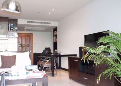 2 bed Condo in Baan Thirapa Thungmahamek Sub District C10397