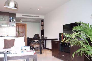 2 bed Condo in Baan Thirapa Thungmahamek Sub District C10397