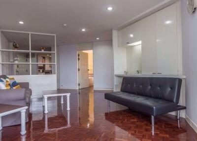 3 bed Condo in Tai Ping Towers Khlong Tan Nuea Sub District C10396