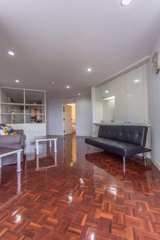 3 bed Condo in Tai Ping Towers Khlong Tan Nuea Sub District C10396