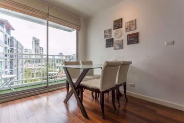 2 bed Condo in The 49 Plus 2 Khlong Tan Nuea Sub District C10374