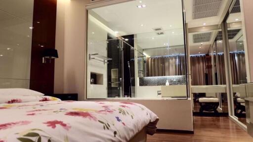 2 bed Condo in The Address Sukhumvit 28 Khlongtan Sub District C10372