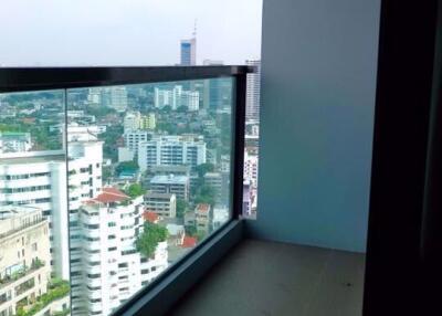 2 bed Condo in The Address Sukhumvit 28 Khlongtan Sub District C10372