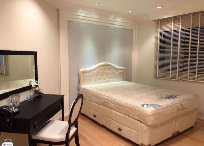 2 bed Condo in Sathorn Gardens Thungmahamek Sub District C10365