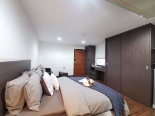 Studio bed Condo in Civic Place Khlong Tan Nuea Sub District C10360