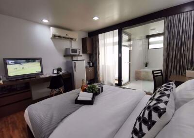 Studio bed Condo in Civic Place Khlong Tan Nuea Sub District C10359