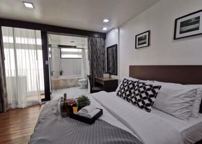 Studio bed Condo in Civic Place Khlong Tan Nuea Sub District C10359