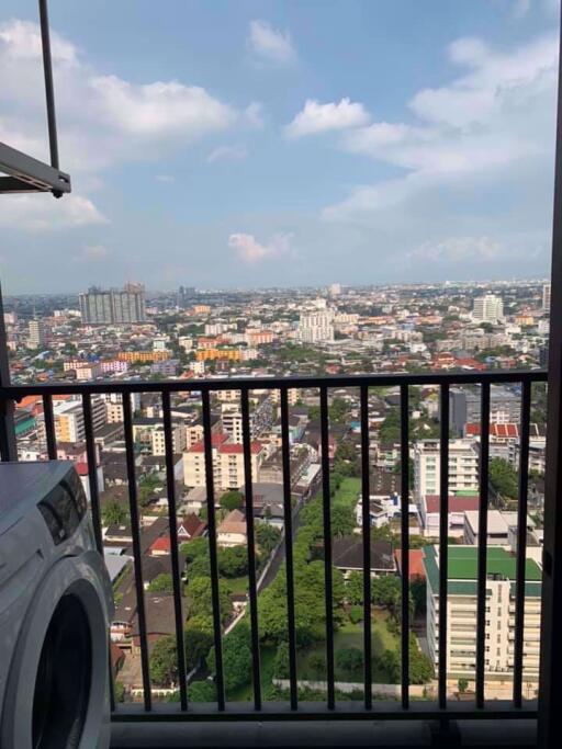 1 bed Condo in C Ekkamai Khlong Tan Nuea Sub District C10349