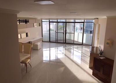 2 bed Condo in The Waterford Park Sukhumvit 53 Khlong Tan Nuea Sub District C10334