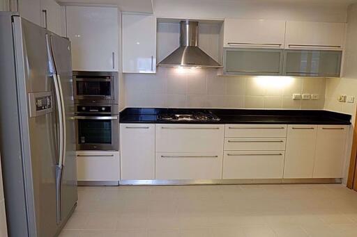 3 bed Condo in GM Height Khlongtoei Sub District C10327