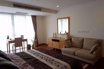 3 bed Condo in GM Height Khlongtoei Sub District C10327