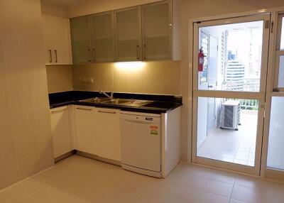 3 bed Condo in GM Height Khlongtoei Sub District C10327