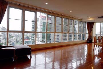 3 bed Condo in GM Height Khlongtoei Sub District C10327