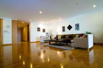 3 bed Condo in GM Height Khlongtoei Sub District C10325