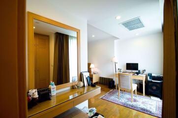 3 bed Condo in GM Height Khlongtoei Sub District C10325