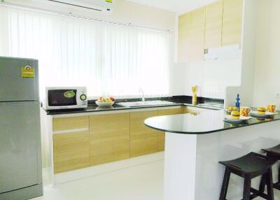 2 bed Condo in Charming Resident 2 Phrakhanongnuea Sub District C10293