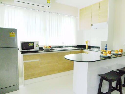 2 bed Condo in Charming Resident 2 Phrakhanongnuea Sub District C10293