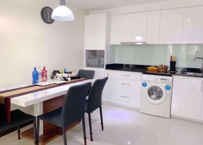 2 bed Condo in Le Nice Ekamai Phrakhanongnuea Sub District C10288