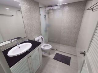 2 bed Condo in Supalai Place Condominium Khlong Tan Nuea Sub District C10285