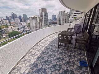 2 bed Condo in Supalai Place Condominium Khlong Tan Nuea Sub District C10285