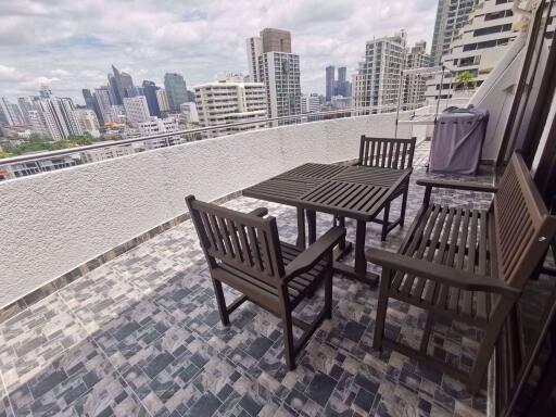 2 bed Condo in Supalai Place Condominium Khlong Tan Nuea Sub District C10285