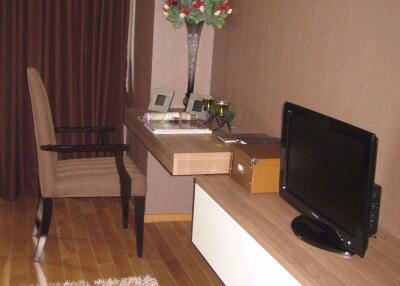 1 bed Condo in The Emporio Place Khlongtan Sub District C10280