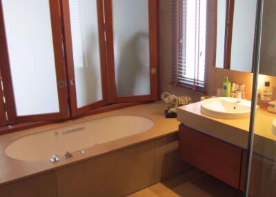 2 bed Condo in The Sukhothai Residences Thungmahamek Sub District C10273