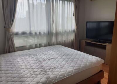 2 bed Condo in Lumpini Ville Phahol - Suthisarn Samsennai Sub District C10236