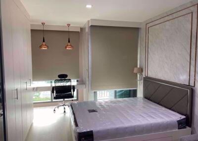 Studio bed Condo in Rhythm Rangnam Thanonphayathai Sub District C10200