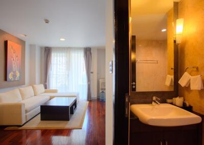 2 bed Condo in Mona Suite Khlong Toei Nuea Sub District C10182