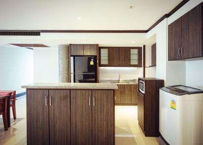 2 bed Condo in PR Court Khlong Tan Nuea Sub District C10176