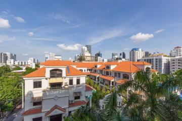 2 bed Condo in PR Court Khlong Tan Nuea Sub District C10176