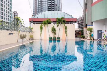 3 bed Condo in Fifty Fifth Tower Khlong Tan Nuea Sub District C10153