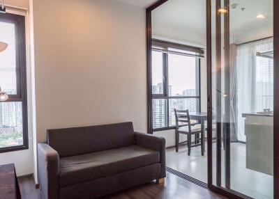 1 bed Condo in The Base Park East Sukhumvit 77 Phrakhanongnuea Sub District C10128