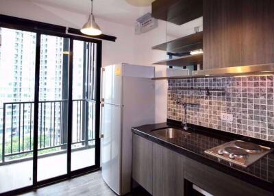 1 bed Condo in The Base Park East Sukhumvit 77 Phrakhanongnuea Sub District C10127