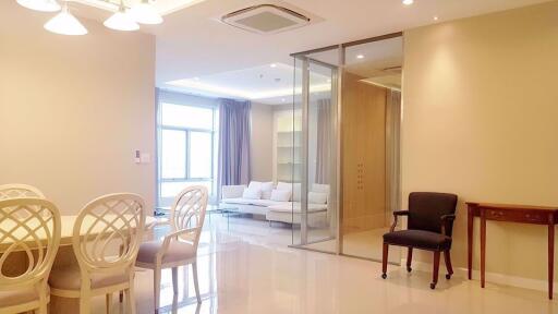 2 bed Condo in Grand Langsuan Lumphini Sub District C10110